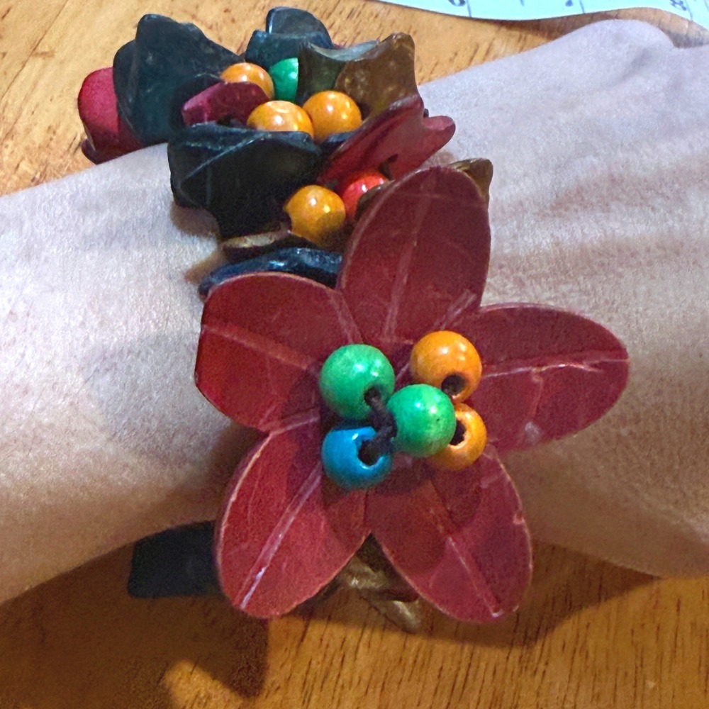 Multicolor Coconut Shell Flower Stretch Bracelet Chunky Boho Tropical Wood Bead